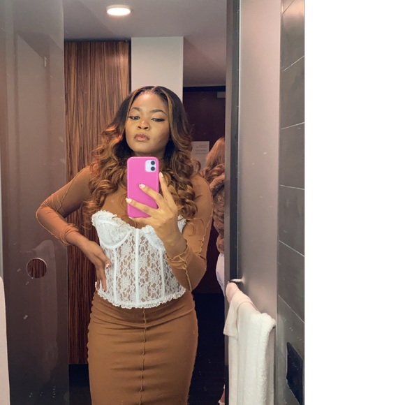 Brown light knit fitted maxi dress 🧶🤎 - Picture 4 of 4